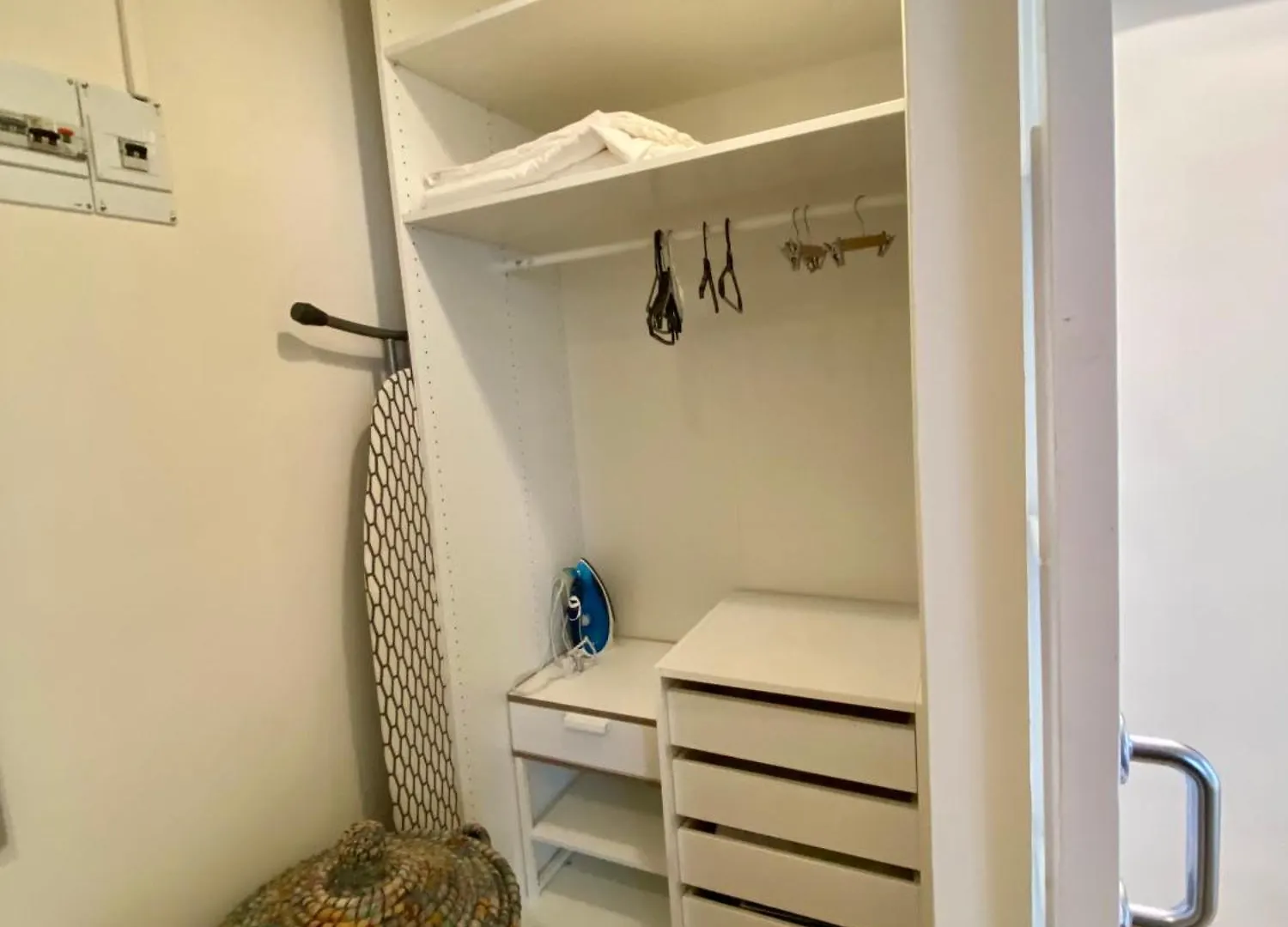 Seaside Apartment In Sitges Steps From Beaches With Private Patio スペイン